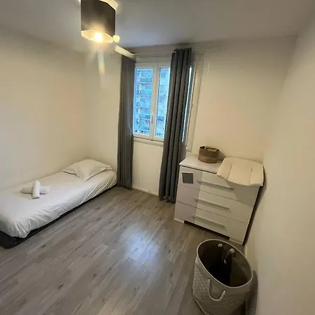 Le Stalingrad Yourhosthelper Apartman *